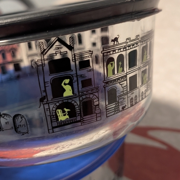 Pyrex Halloween bowls - Picture 5 of 9